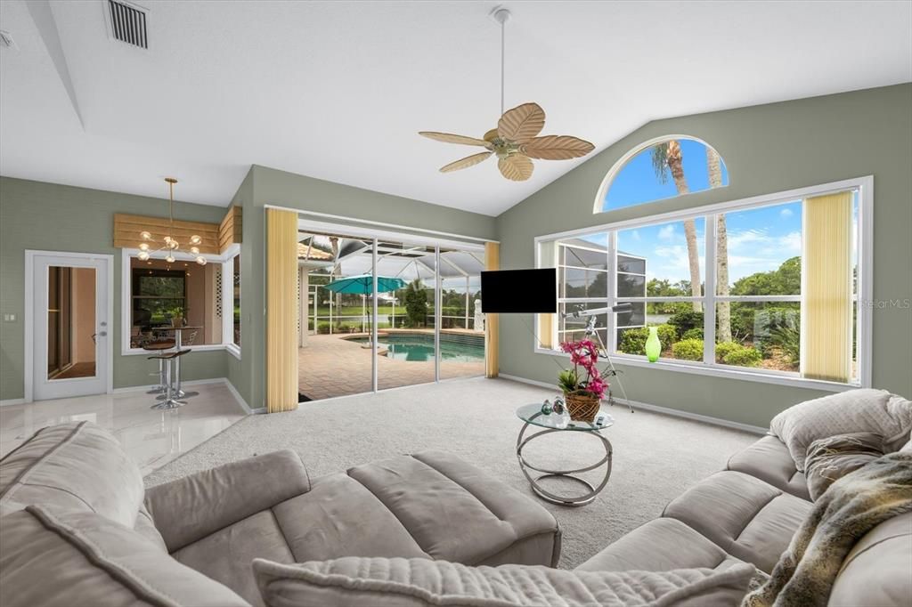 En Venta: $949,000 (3 camas, 2 baños, 2807 Pies cuadrados)