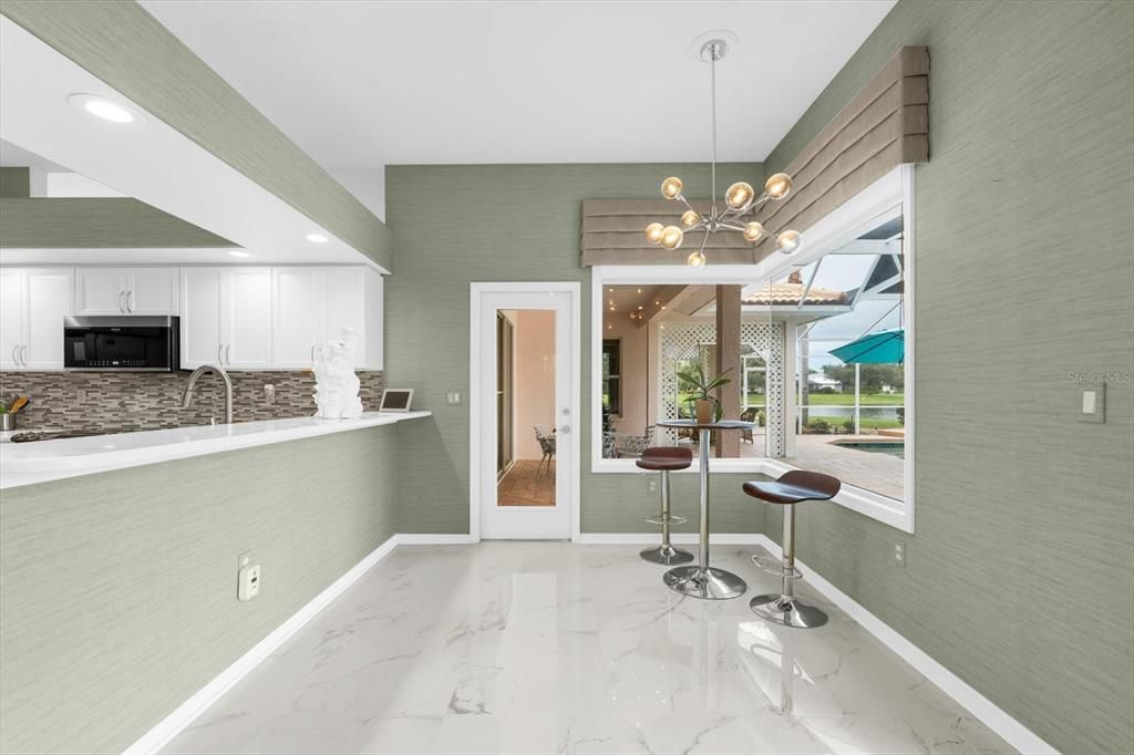 En Venta: $949,000 (3 camas, 2 baños, 2807 Pies cuadrados)