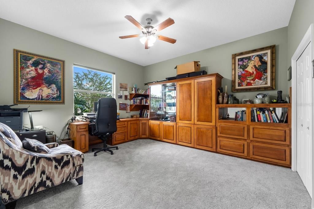 En Venta: $949,000 (3 camas, 2 baños, 2807 Pies cuadrados)