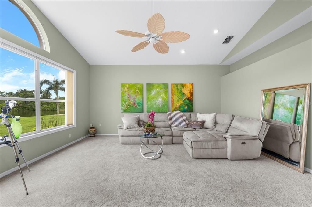 En Venta: $949,000 (3 camas, 2 baños, 2807 Pies cuadrados)