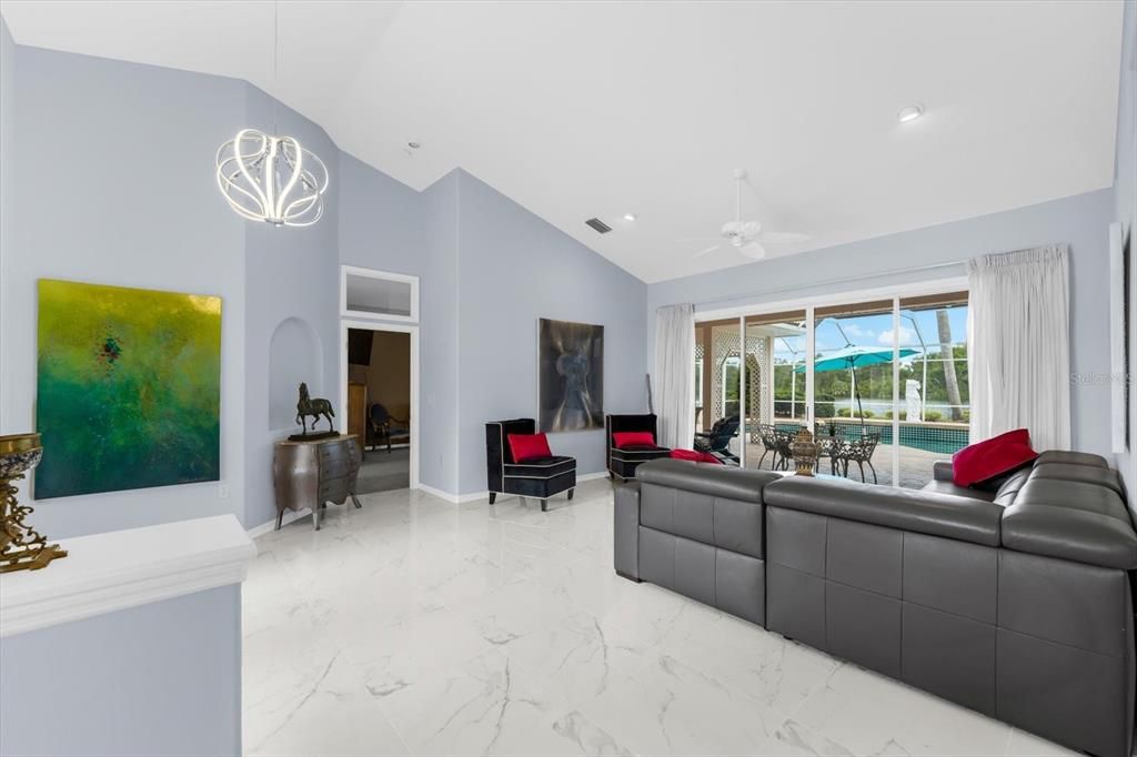 En Venta: $949,000 (3 camas, 2 baños, 2807 Pies cuadrados)