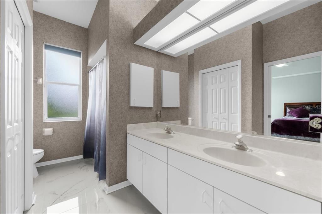 En Venta: $949,000 (3 camas, 2 baños, 2807 Pies cuadrados)