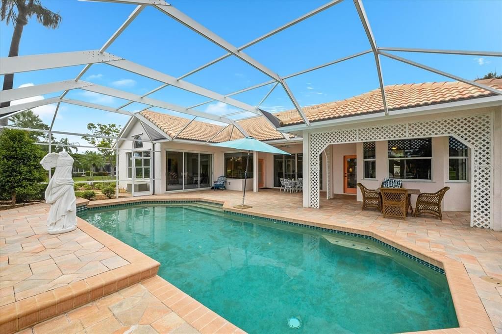 En Venta: $949,000 (3 camas, 2 baños, 2807 Pies cuadrados)