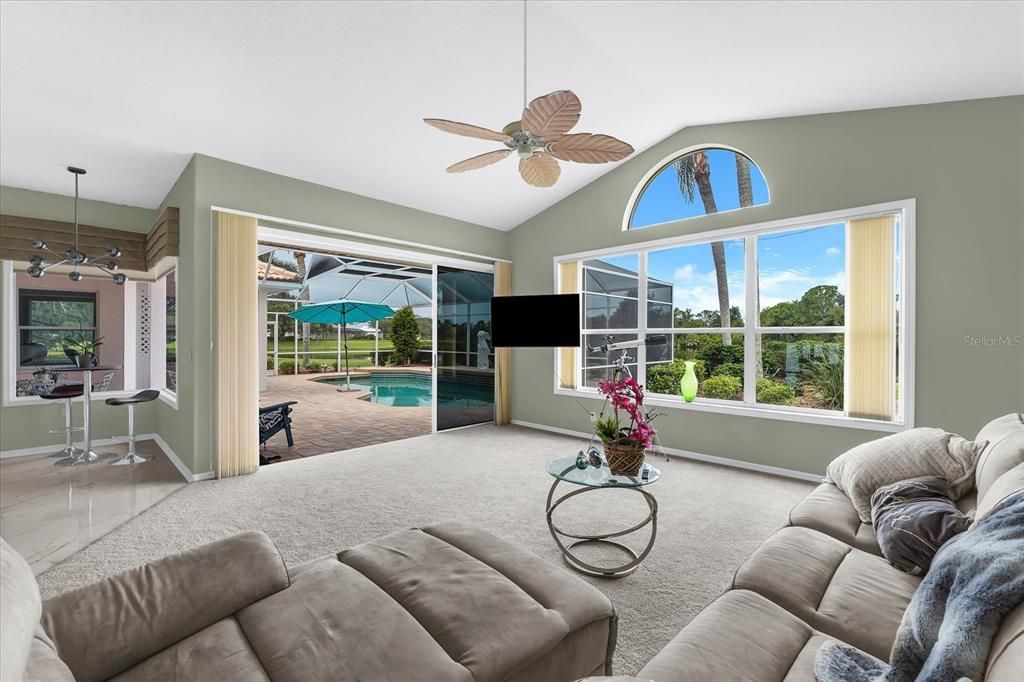 En Venta: $949,000 (3 camas, 2 baños, 2807 Pies cuadrados)