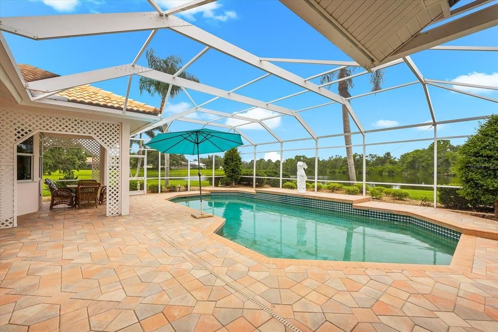 En Venta: $949,000 (3 camas, 2 baños, 2807 Pies cuadrados)