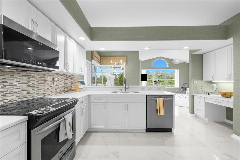 En Venta: $949,000 (3 camas, 2 baños, 2807 Pies cuadrados)