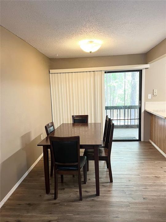 На продажу: $97,000 (2 спален, 2 ванн, 1226 Квадратных фут)