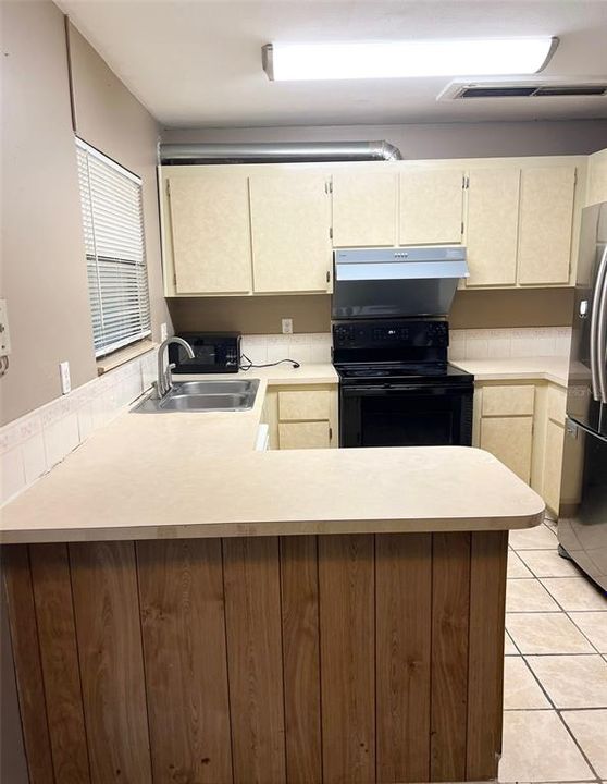 На продажу: $97,000 (2 спален, 2 ванн, 1226 Квадратных фут)