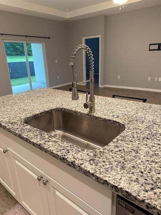 En Venta: $345,000 (3 camas, 2 baños, 1598 Pies cuadrados)