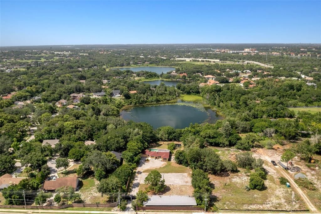 На продажу: $1,800,000 (2.16 acres)