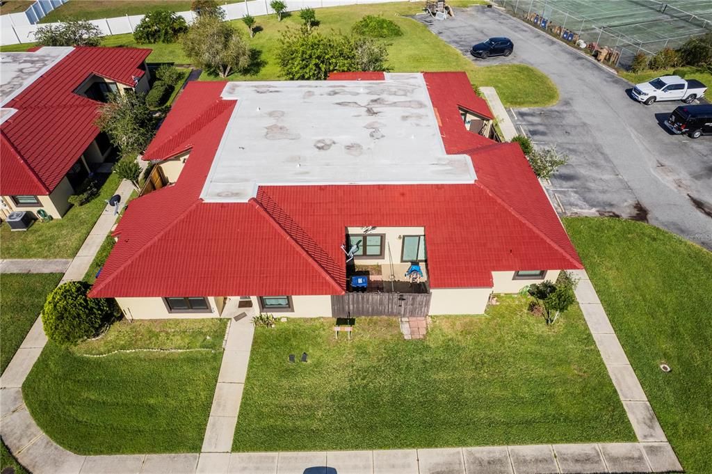 Под контрактом: $160,000 (2 спален, 2 ванн, 1038 Квадратных фут)