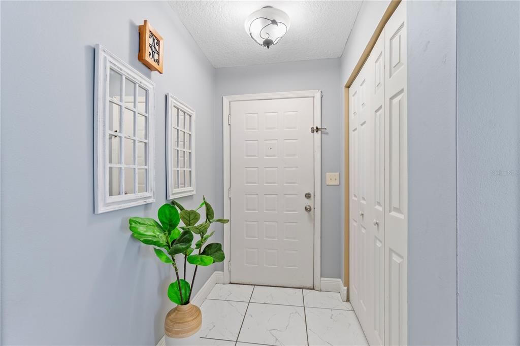 Под контрактом: $160,000 (2 спален, 2 ванн, 1038 Квадратных фут)