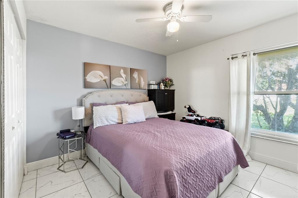 Под контрактом: $160,000 (2 спален, 2 ванн, 1038 Квадратных фут)