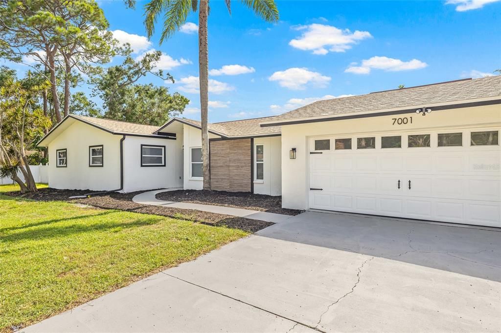 Active With Contract: $780,000 (4 beds, 2 baths, 2115 Square Feet)