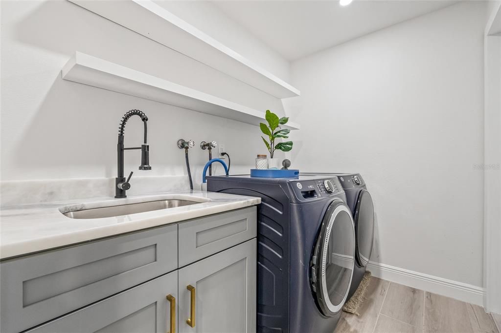 Active With Contract: $780,000 (4 beds, 2 baths, 2115 Square Feet)