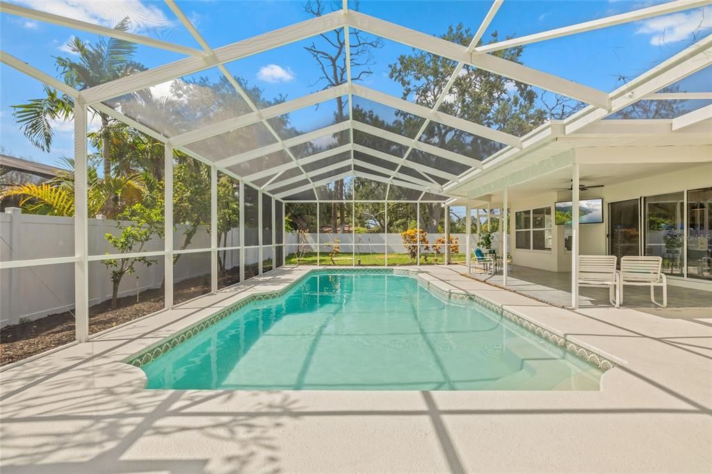 Active With Contract: $780,000 (4 beds, 2 baths, 2115 Square Feet)