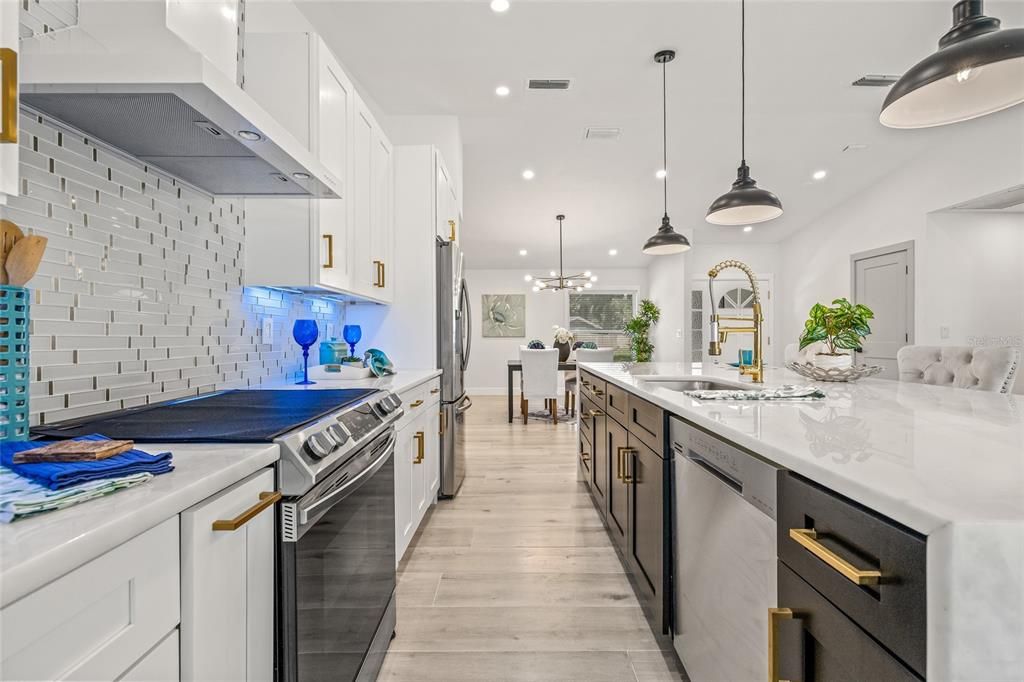 Active With Contract: $780,000 (4 beds, 2 baths, 2115 Square Feet)