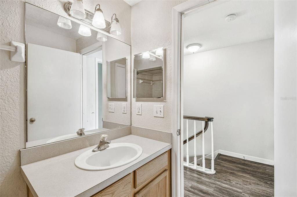 For Rent: $1,550 (2 beds, 1 baths, 958 Square Feet)