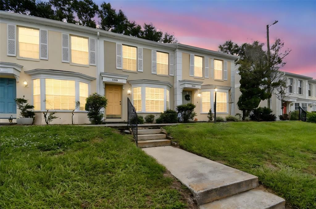 For Rent: $1,550 (2 beds, 1 baths, 958 Square Feet)