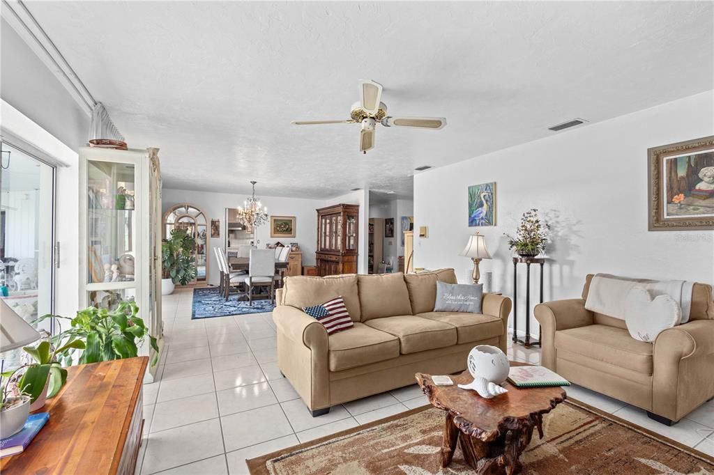 En Venta: $2,300,000 (4 camas, 3 baños, 2941 Pies cuadrados)