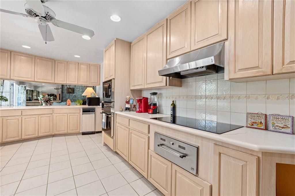 En Venta: $2,300,000 (4 camas, 3 baños, 2941 Pies cuadrados)