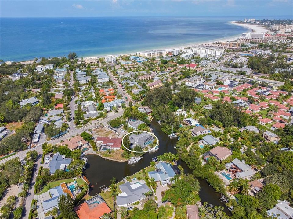 En Venta: $2,300,000 (4 camas, 3 baños, 2941 Pies cuadrados)