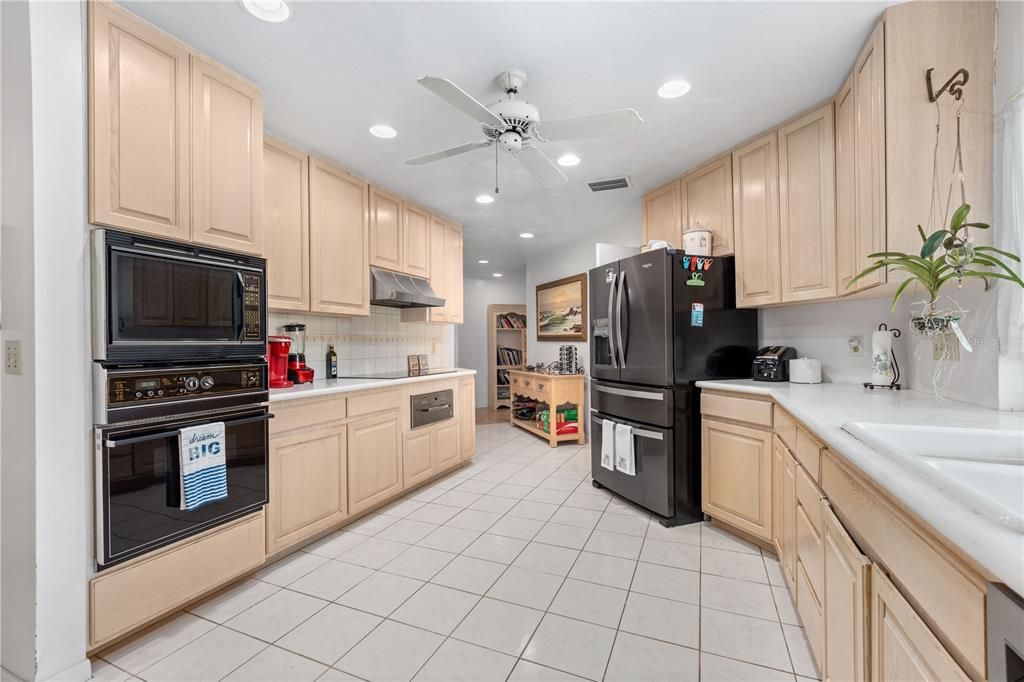 En Venta: $2,300,000 (4 camas, 3 baños, 2941 Pies cuadrados)