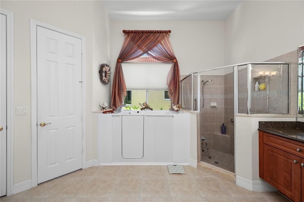 待售: $835,000 (4 贝兹, 3 浴室, 3463 平方英尺)