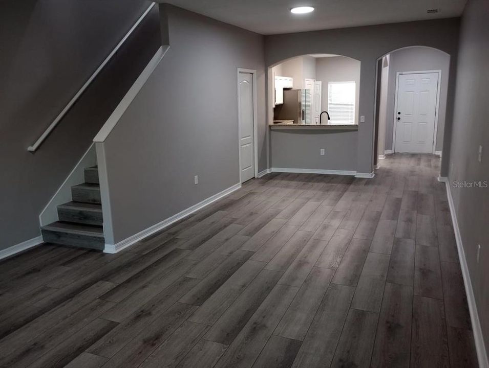 На продажу: $244,900 (3 спален, 2 ванн, 1713 Квадратных фут)