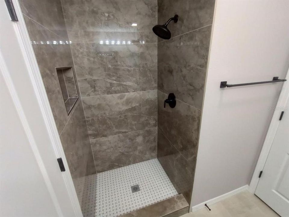 На продажу: $244,900 (3 спален, 2 ванн, 1713 Квадратных фут)