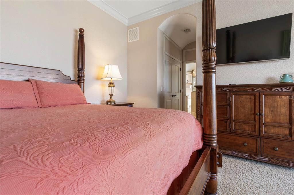 Под контрактом: $1,350,000 (4 спален, 3 ванн, 3626 Квадратных фут)