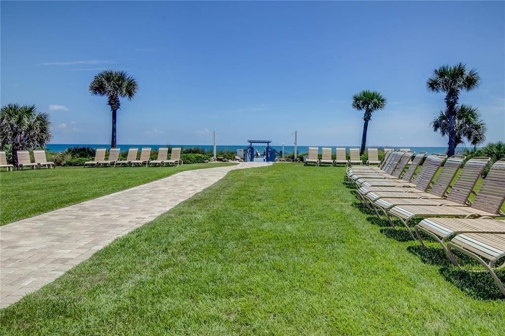 Под контрактом: $1,350,000 (4 спален, 3 ванн, 3626 Квадратных фут)