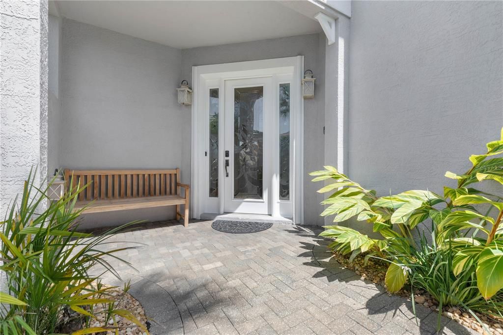 Под контрактом: $1,350,000 (4 спален, 3 ванн, 3626 Квадратных фут)