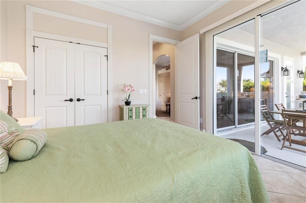 Под контрактом: $1,350,000 (4 спален, 3 ванн, 3626 Квадратных фут)