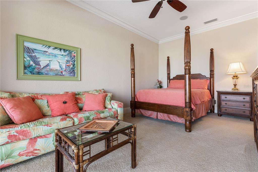 Под контрактом: $1,350,000 (4 спален, 3 ванн, 3626 Квадратных фут)