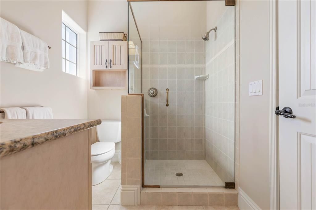 Под контрактом: $1,350,000 (4 спален, 3 ванн, 3626 Квадратных фут)