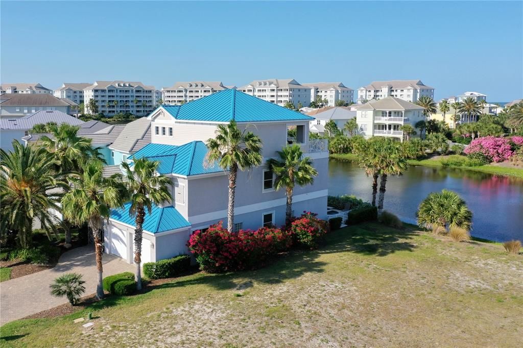 Под контрактом: $1,350,000 (4 спален, 3 ванн, 3626 Квадратных фут)