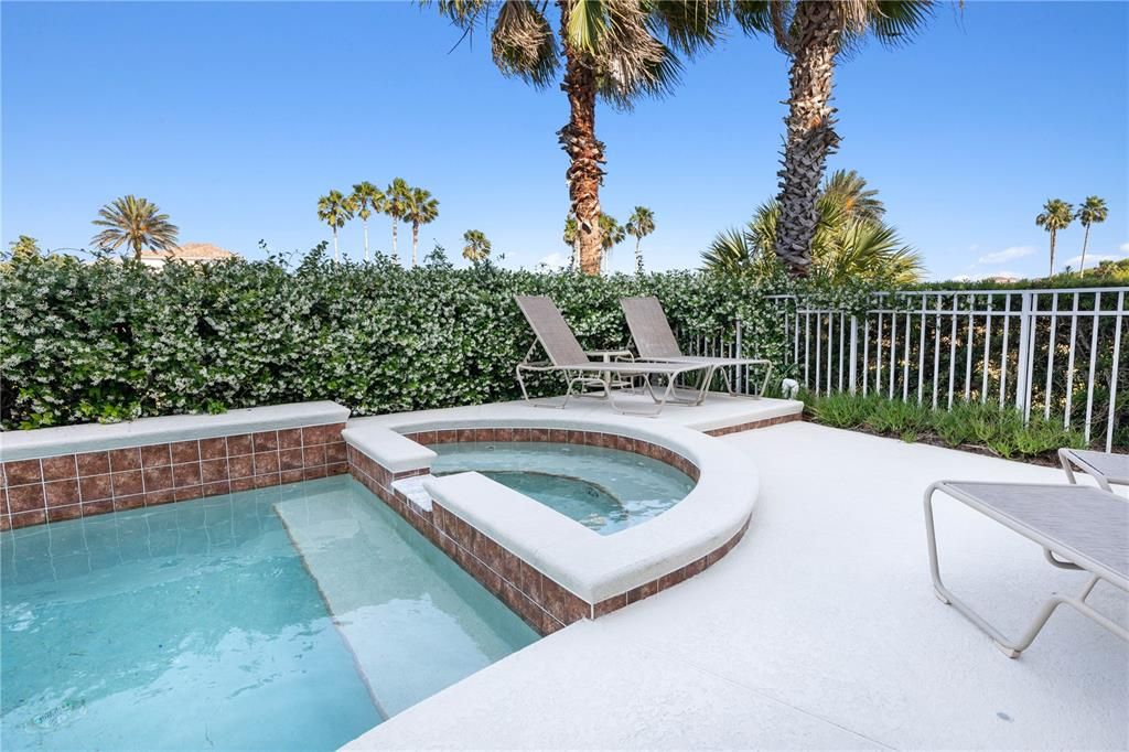 Под контрактом: $1,350,000 (4 спален, 3 ванн, 3626 Квадратных фут)