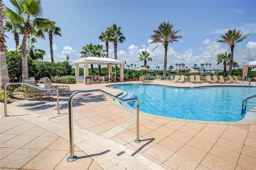 Под контрактом: $1,350,000 (4 спален, 3 ванн, 3626 Квадратных фут)