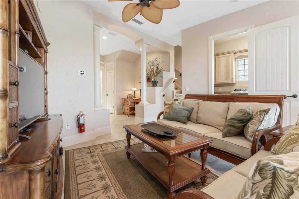 Под контрактом: $1,350,000 (4 спален, 3 ванн, 3626 Квадратных фут)