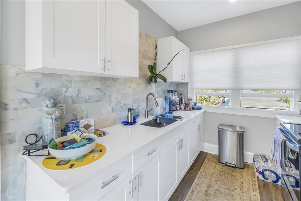 Под контрактом: $675,000 (3 спален, 0 ванн, 1608 Квадратных фут)