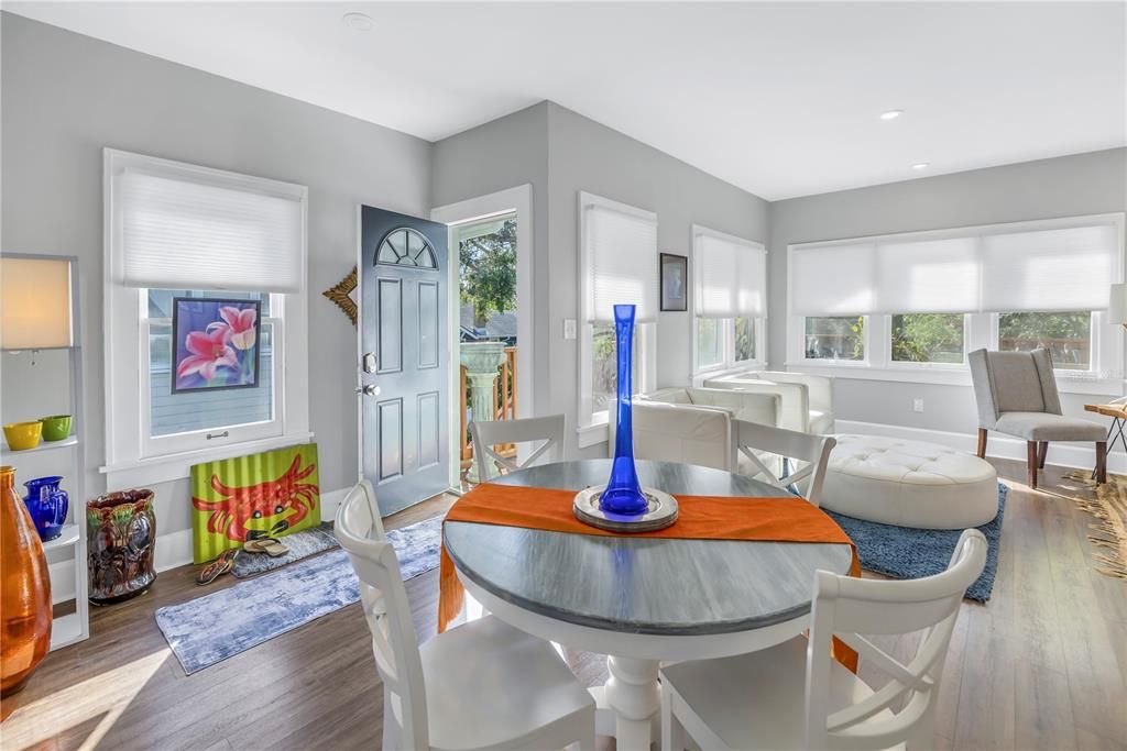 Под контрактом: $675,000 (3 спален, 0 ванн, 1608 Квадратных фут)