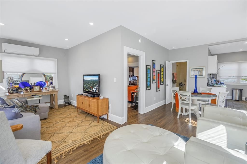 Под контрактом: $675,000 (3 спален, 0 ванн, 1608 Квадратных фут)