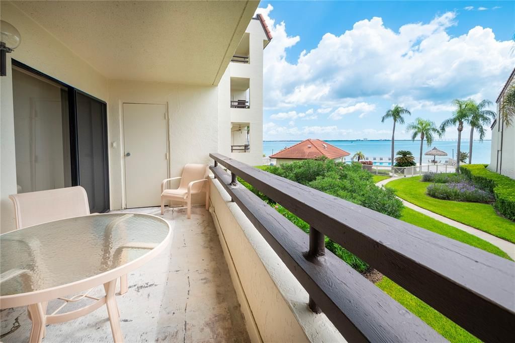 Recently Sold: $360,000 (2 beds, 2 baths, 1040 Square Feet)