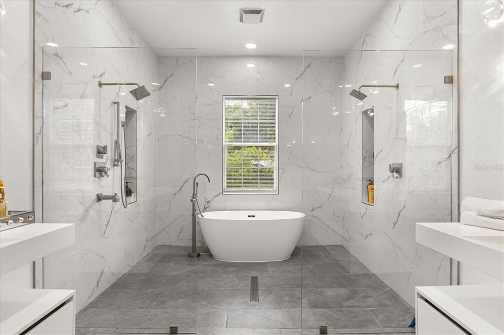 For Sale: $2,165,000 (5 beds, 4 baths, 4798 Square Feet)