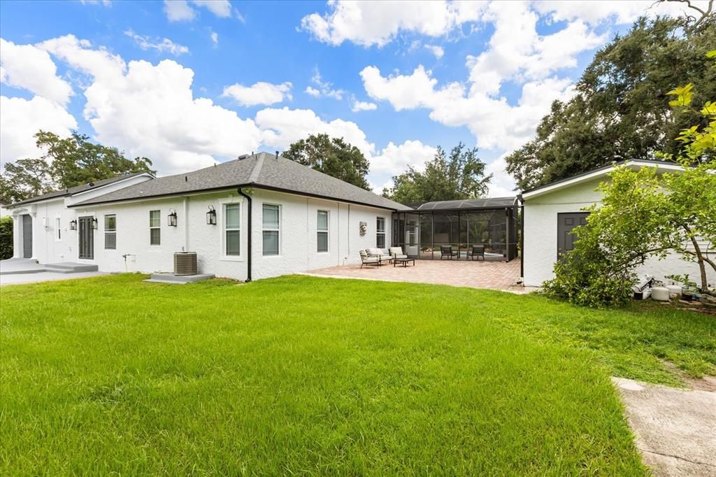 For Sale: $2,165,000 (5 beds, 4 baths, 4798 Square Feet)