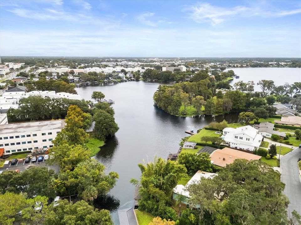 For Sale: $2,165,000 (5 beds, 4 baths, 4798 Square Feet)