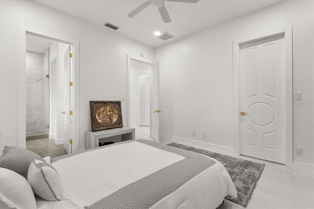 For Sale: $2,165,000 (5 beds, 4 baths, 4798 Square Feet)