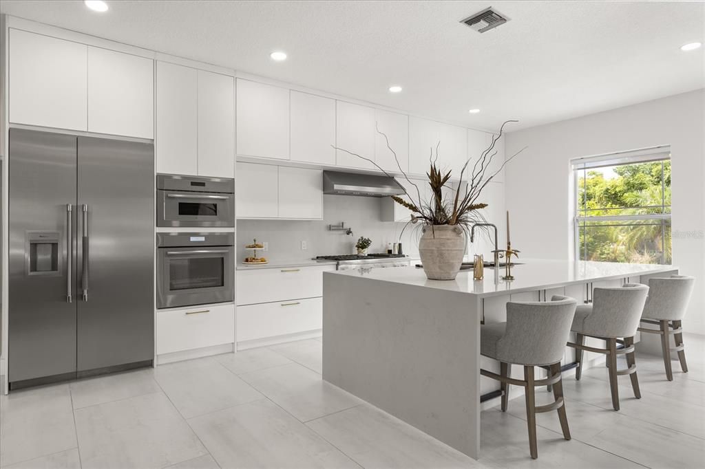 For Sale: $2,165,000 (5 beds, 4 baths, 4798 Square Feet)