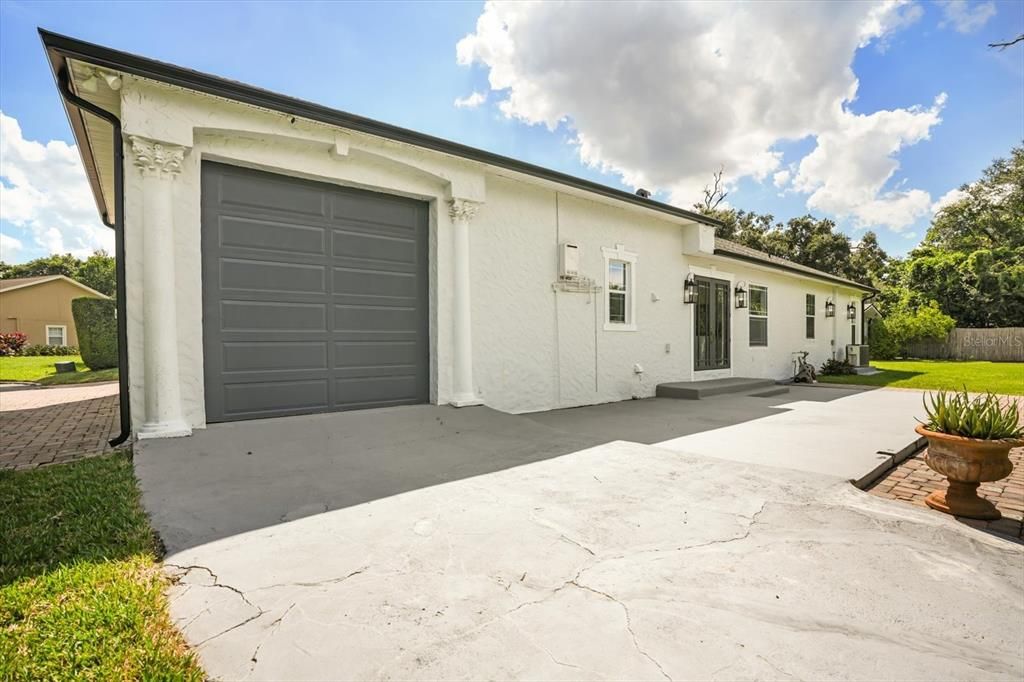 For Sale: $2,165,000 (5 beds, 4 baths, 4798 Square Feet)